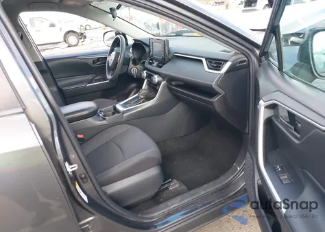 2019 Toyota Rav4 Le z USA, uszkodzony, nr VIN 2T3F1RFV2KW032073